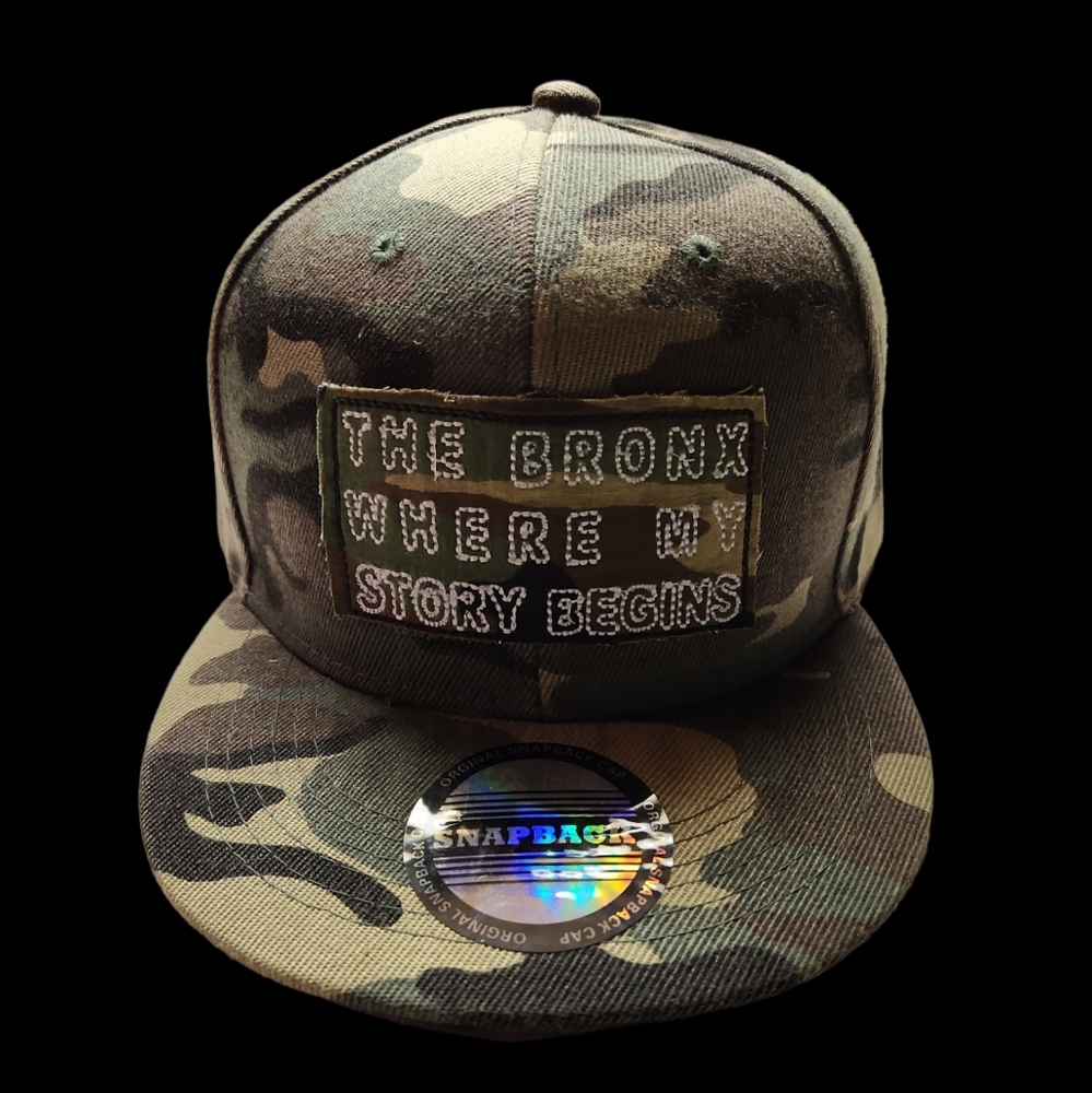 Snap back baseball cap with logo